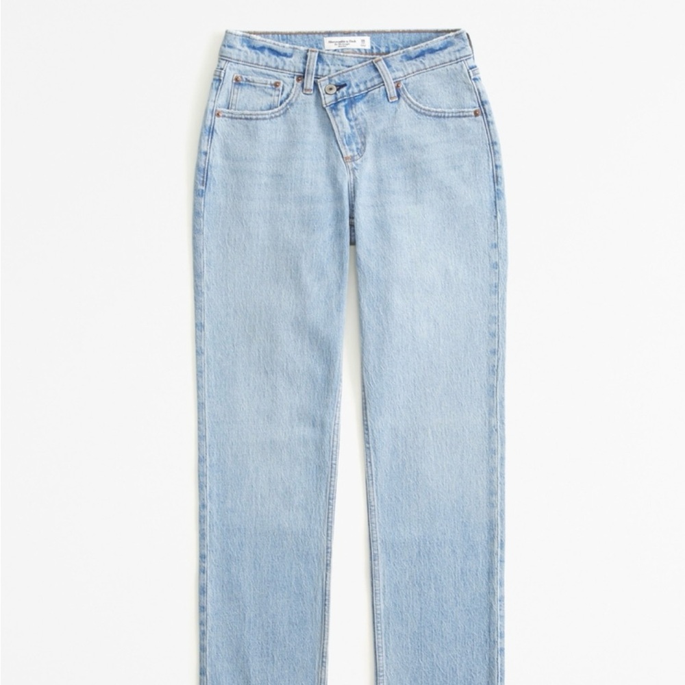 Abercrombie & Fitch Curve Love 90s Mid Rise Straight Leg Light Blue Jeans